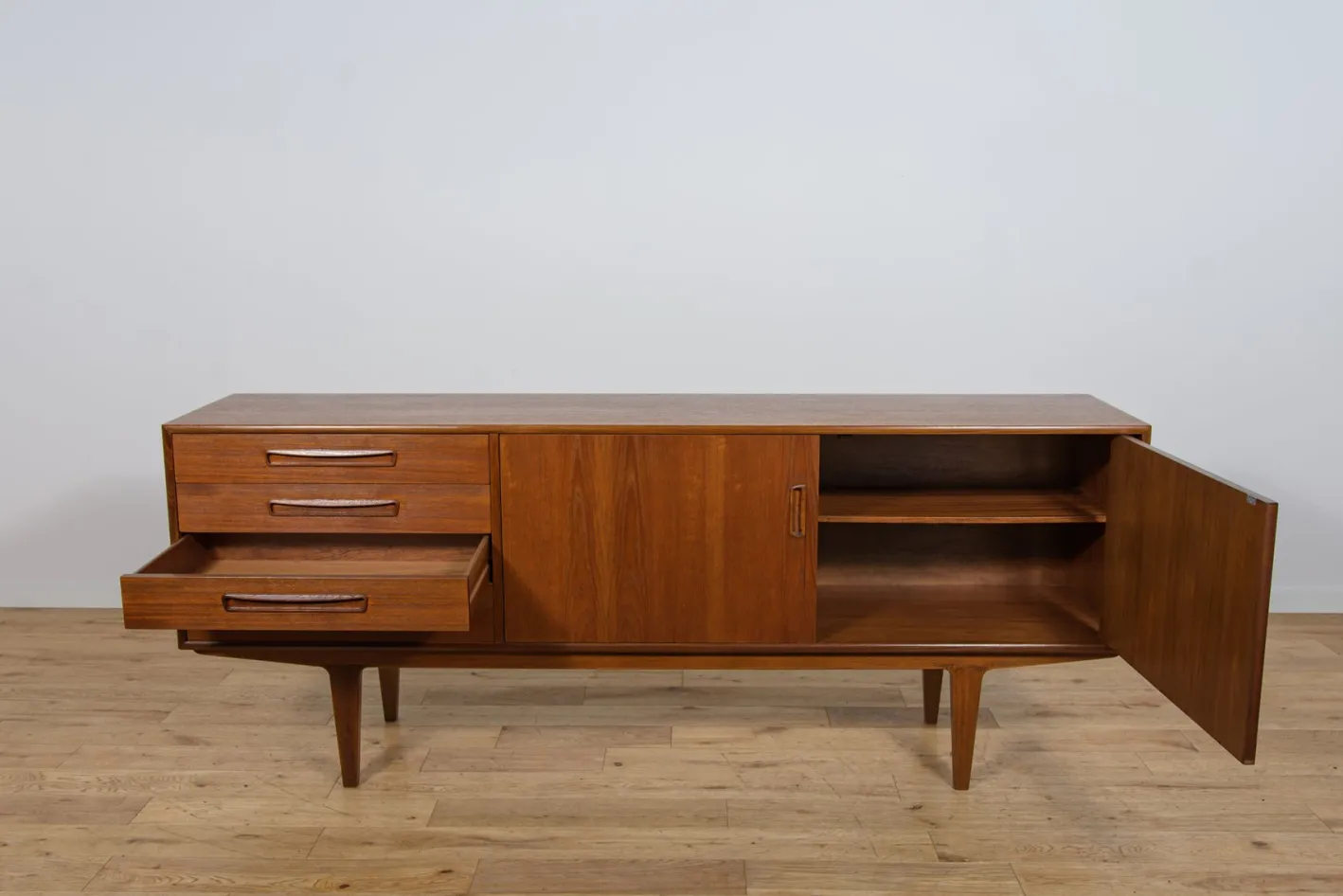 Mid-Century Sideboard aus Teak von G-Plan, 1960er