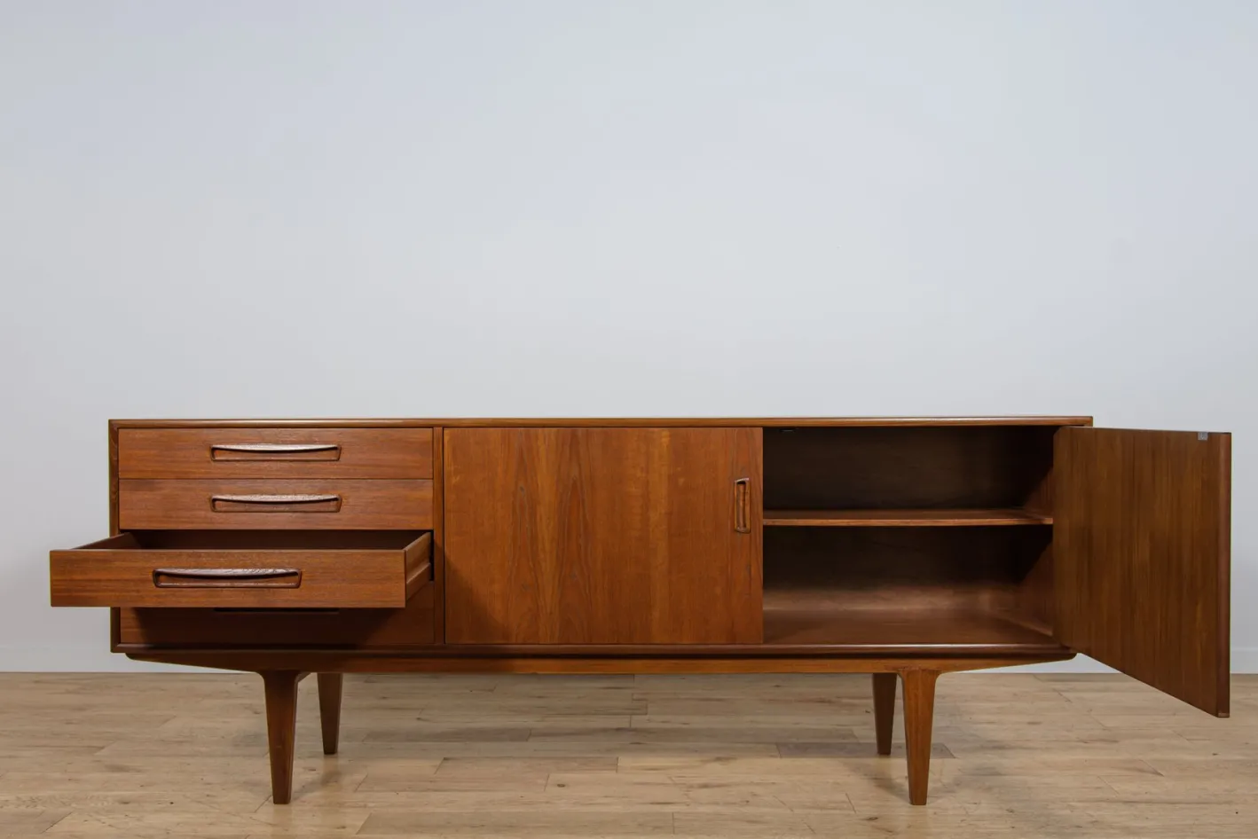 Mid-Century Sideboard aus Teak von G-Plan, 1960er