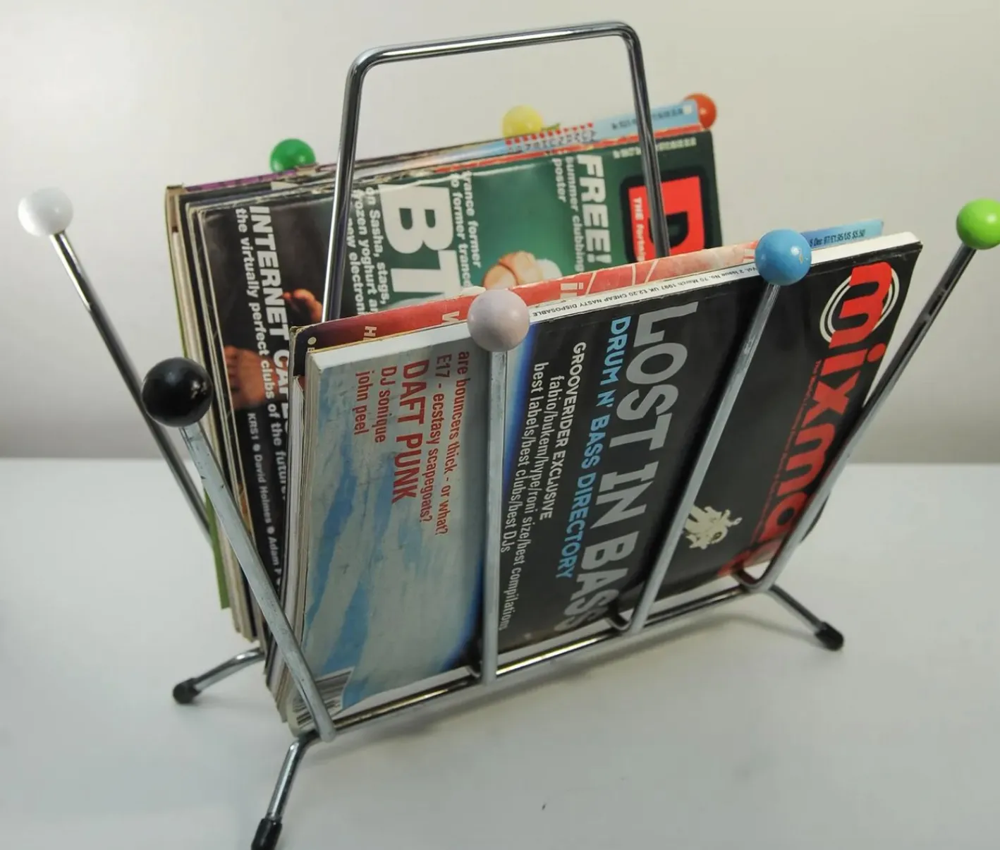 Mid-Century Space Age Sputnik Atomic Zeitschriftenhalter aus Chrom & Holz, 1970er