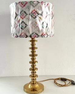 Mid-Century Tischlampe aus Messing mit Ikat Schirm, 1970er