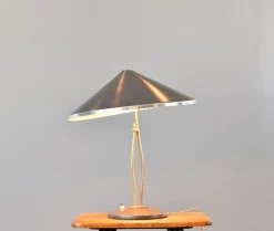 Mid-Century Tischlampe aus Messing von Hala, 1950er