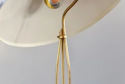 Mid-Century Tischlampe aus Messing von Hala, 1950er