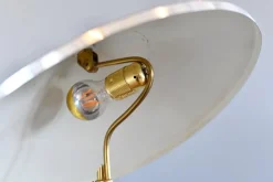 Mid-Century Tischlampe aus Messing von Hala, 1950er