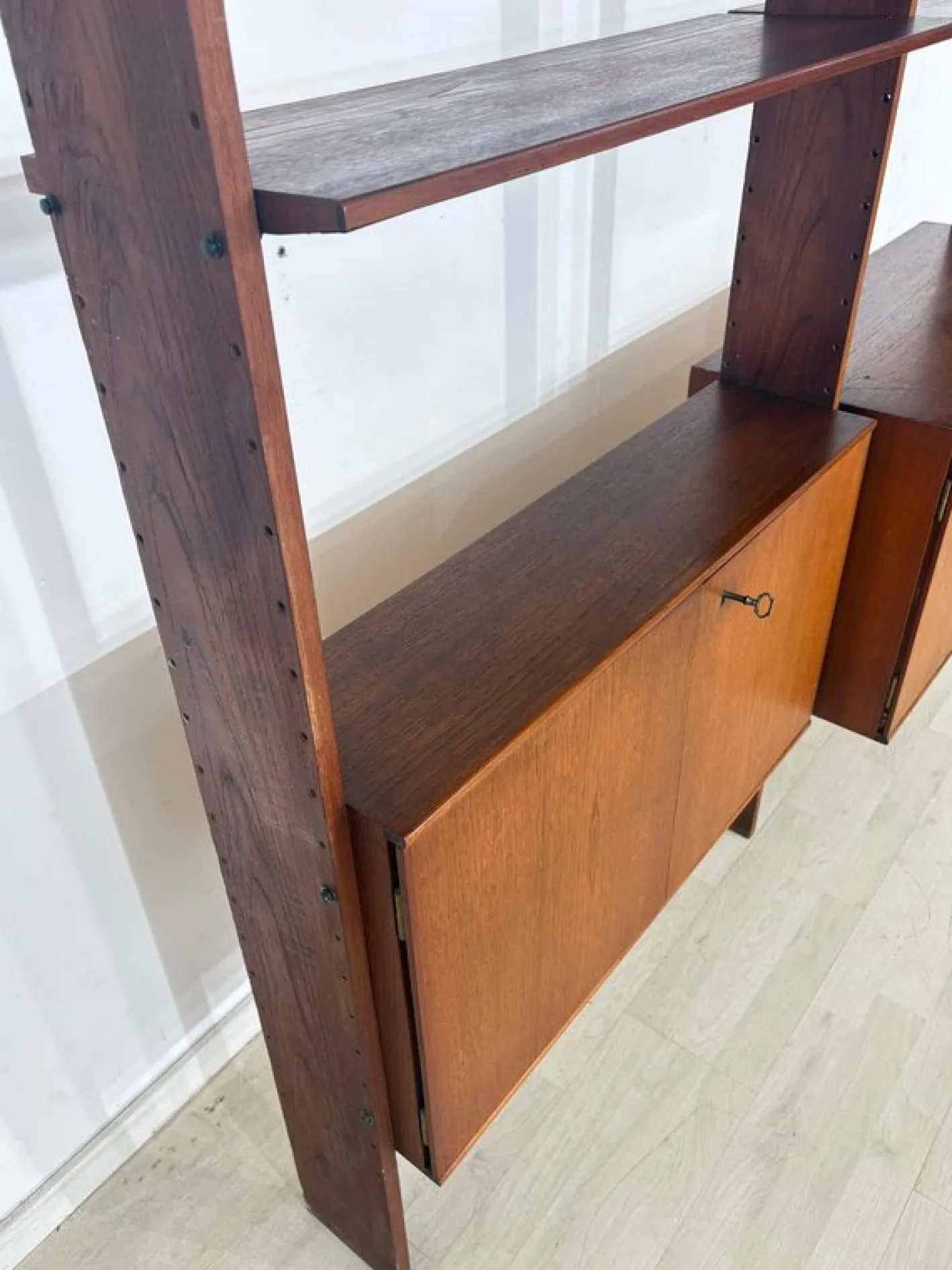 Mid-Century Wandregal aus Teak, 1960er