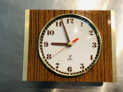 Mid-Century Wanduhr aus Messing & Resopal von JAZ, 1970er
