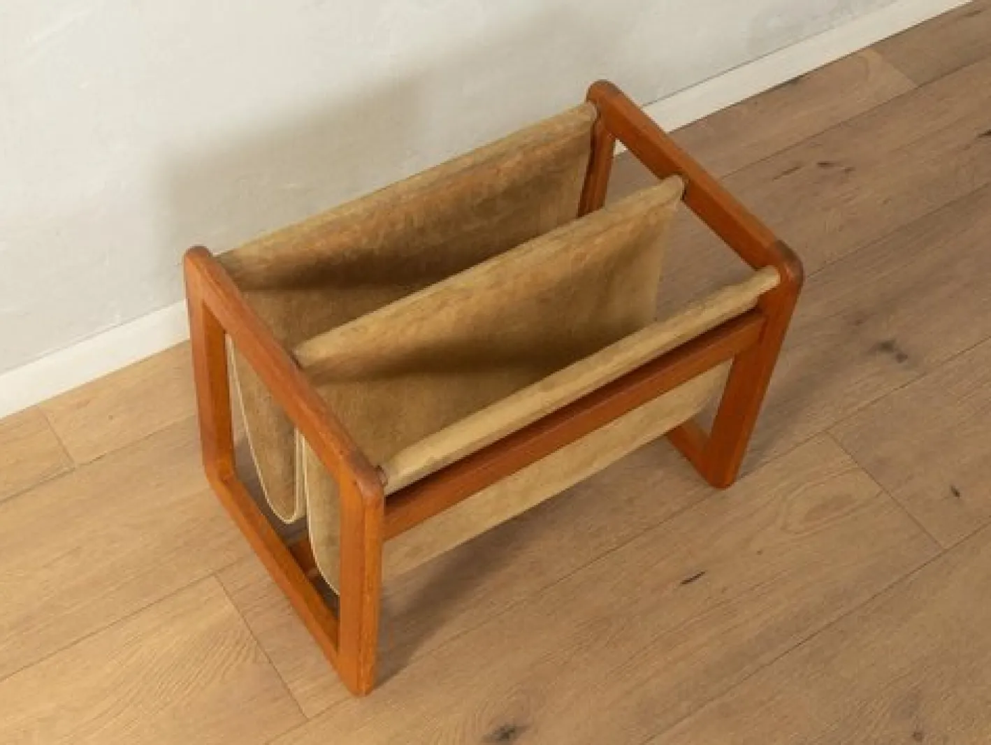 Mid-Century Zeitungsständer von Aksel Kjersgaard für Salin Møbler