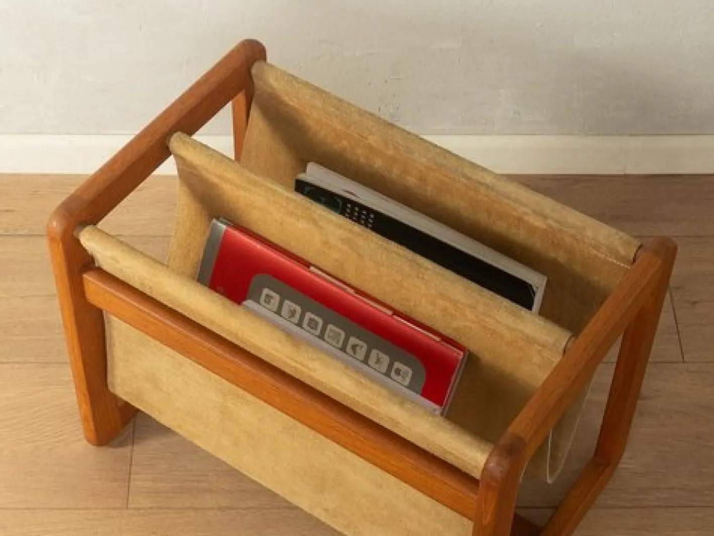 Mid-Century Zeitungsständer von Aksel Kjersgaard für Salin Møbler