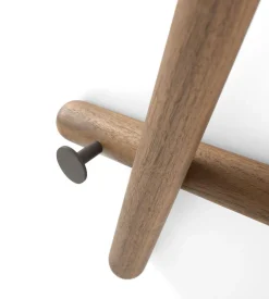 Mikado Wandgarderobe aus Nussholz von Morica Design