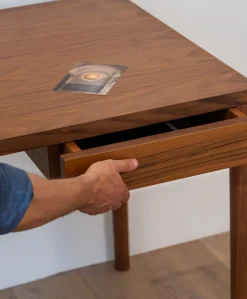 Minimalistischer Moderner Schreibtisch aus Nussholz von Pedro Sotomayor