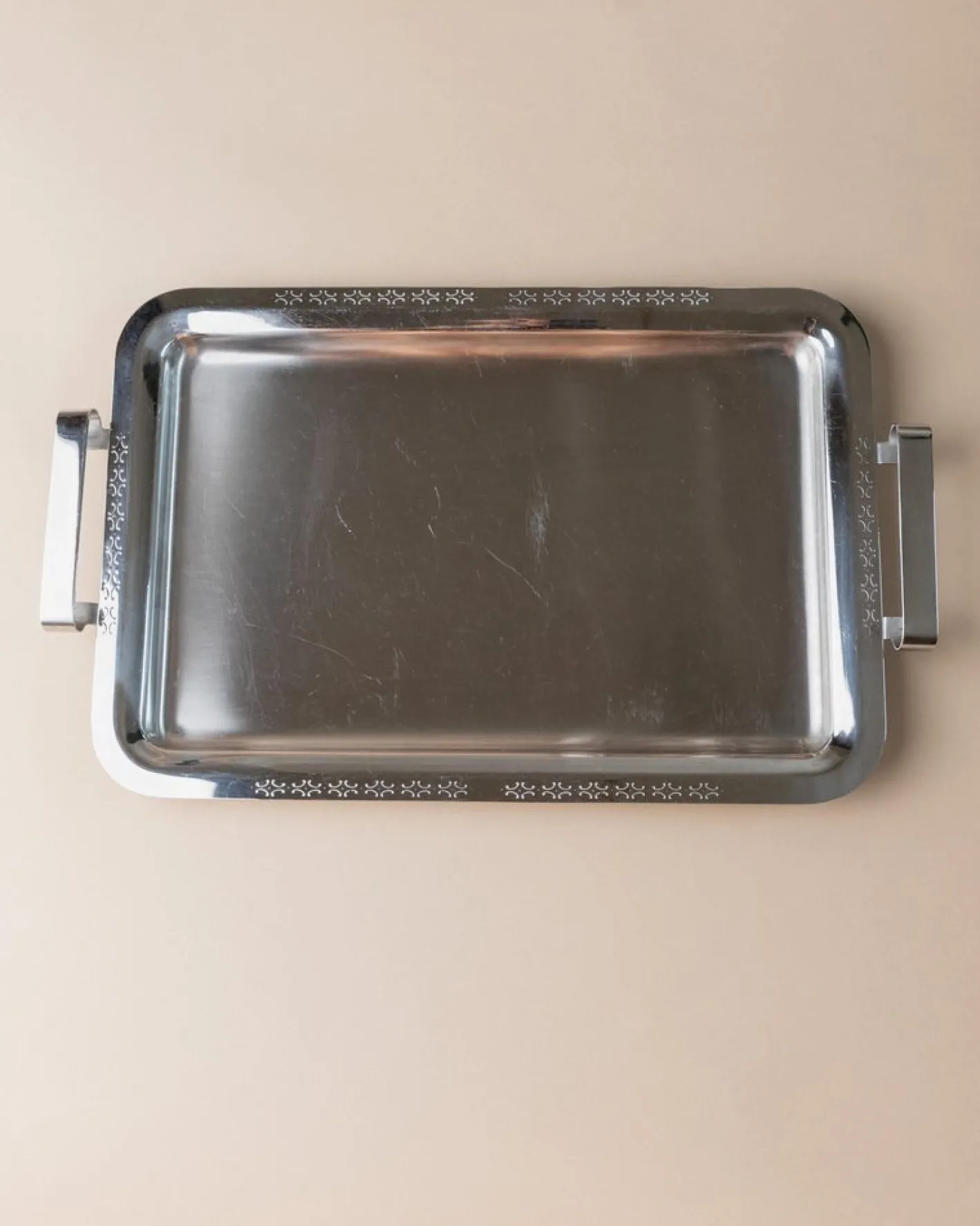 Minimalistische Vintage Edelstahl Trinkbecher mit Tablett, Italien, 1970er, 7 . Set