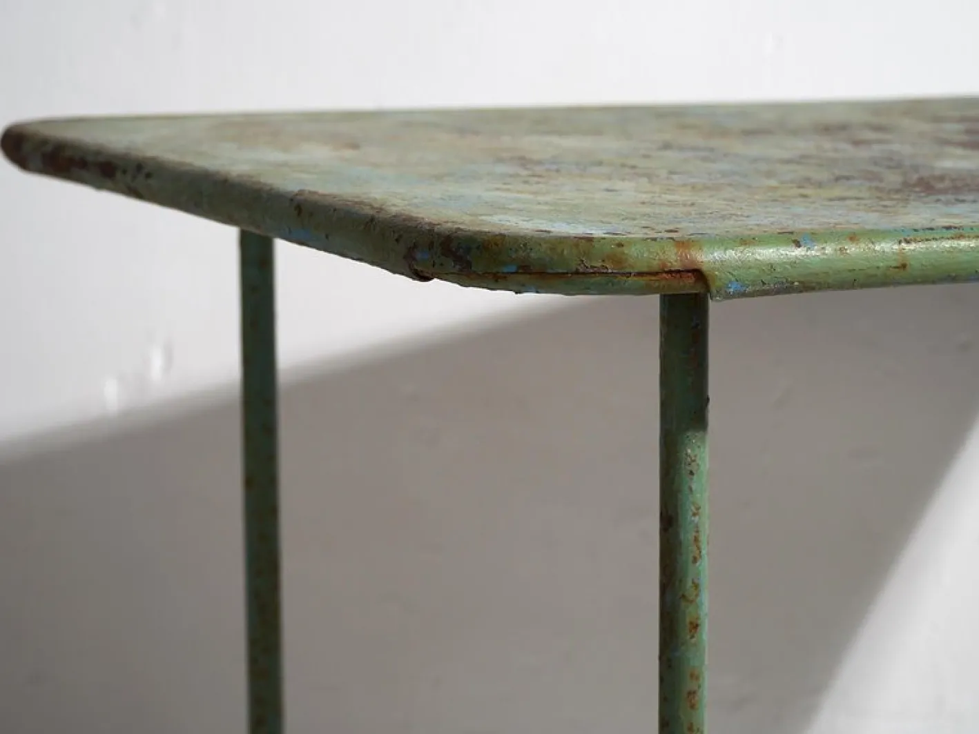 Mintgrüner Gartentisch, 1920er