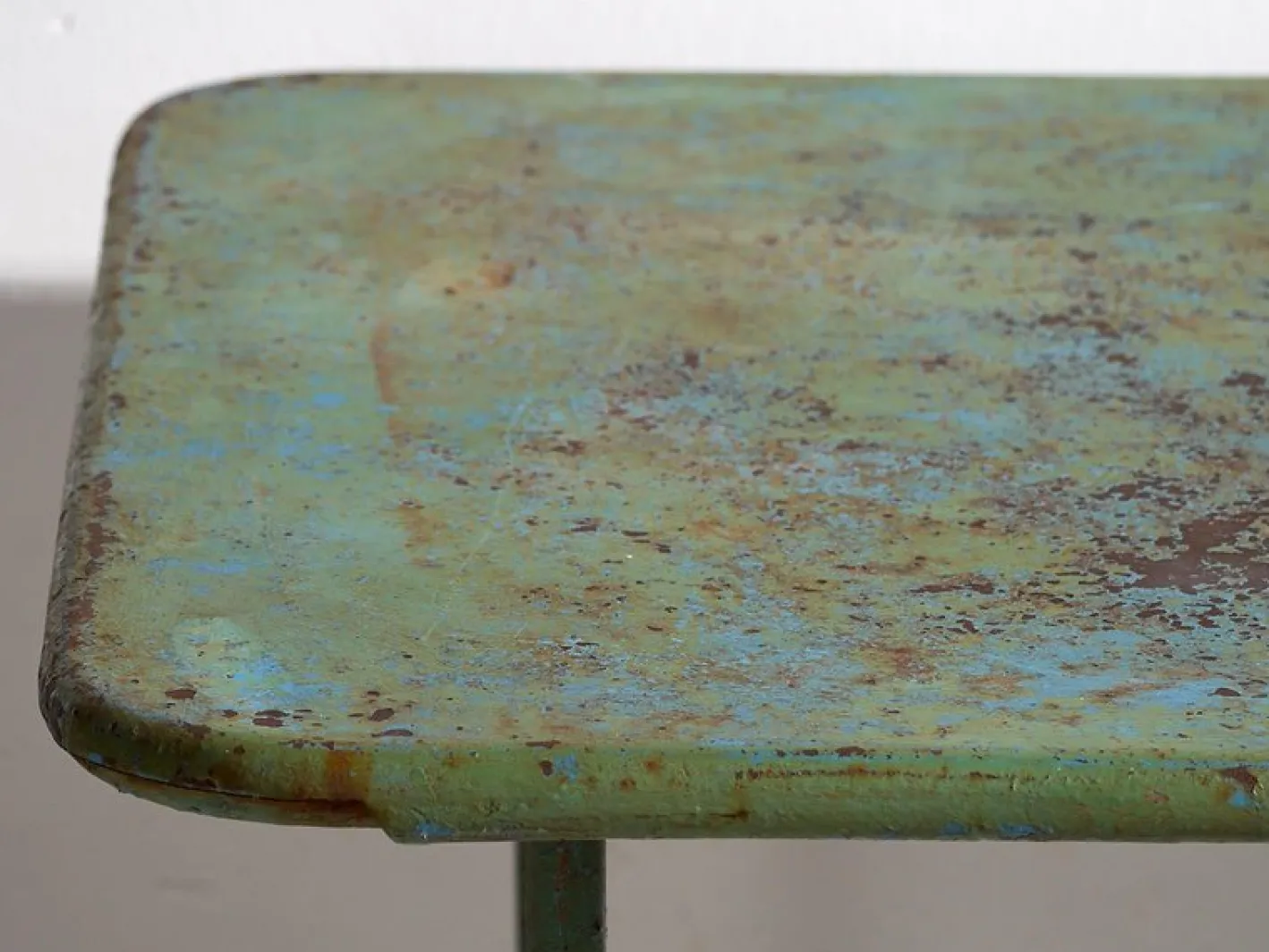 Mintgrüner Gartentisch, 1920er