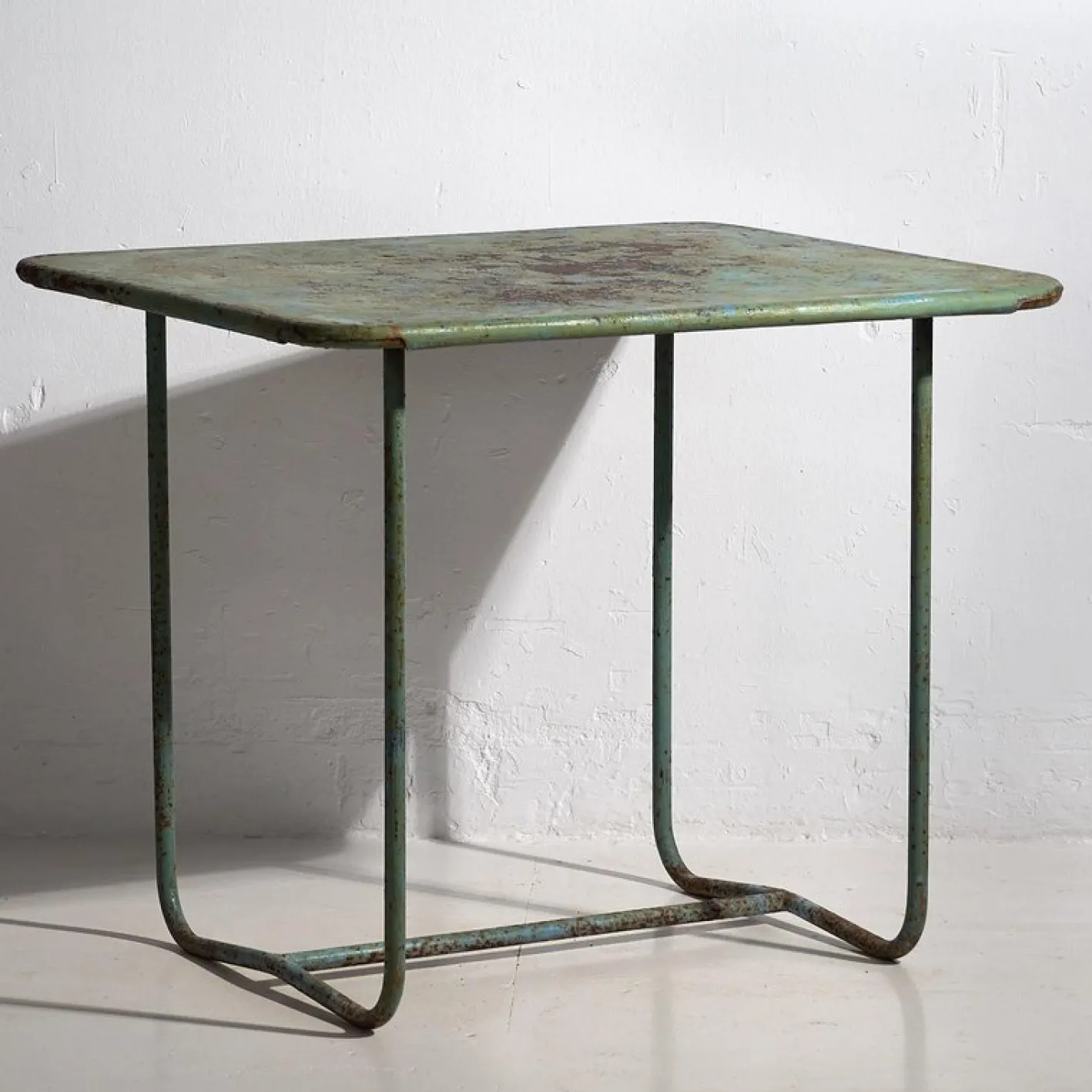 Mintgrüner Gartentisch, 1920er