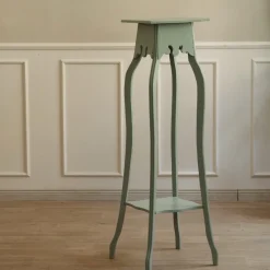 Minzgrüner Blumenständer mit Abgestufter Holzsäule und Geschwungenen Beinen