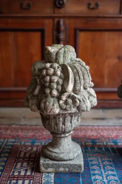 Mit Obst verzierte Gartentöpfe aus Beton, 1970er, 2er Set