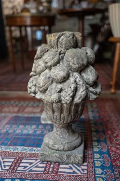Mit Obst verzierte Gartentöpfe aus Beton, 1970er, 2er Set