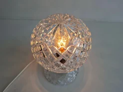 Moderne böhmische tschechische Mid-Century Tischlampe aus geschliffenem Kristallglas, 1970