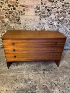 Moderne dänische Mid-Century Kommode aus Teak von Meredew, 1960er