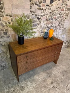 Moderne dänische Mid-Century Kommode aus Teak von Meredew, 1960er