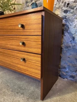 Moderne dänische Mid-Century Kommode aus Teak von Meredew, 1960er