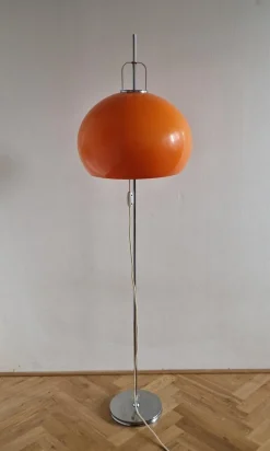 Moderne Midcentury Stehlampe von Guzzini, 1970er