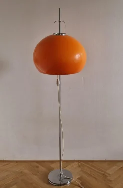 Moderne Midcentury Stehlampe von Guzzini, 1970er