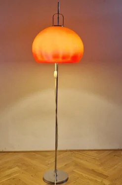 Moderne Midcentury Stehlampe von Guzzini, 1970er