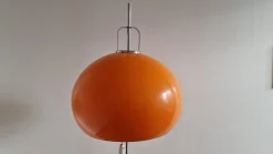 Moderne Midcentury Stehlampe von Guzzini, 1970er