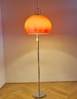 Moderne Midcentury Stehlampe von Guzzini, 1970er