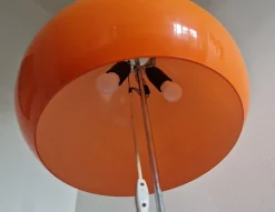 Moderne Midcentury Stehlampe von Guzzini, 1970er