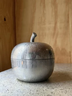Moderner italienischer Mid-Century Eiskübel aus Aluminium in Apfel-Optik mit strukturiertem Stiel, 1960er