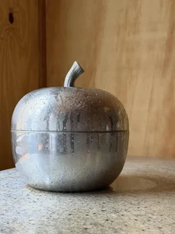 Moderner italienischer Mid-Century Eiskübel aus Aluminium in Apfel-Optik mit strukturiertem Stiel, 1960er