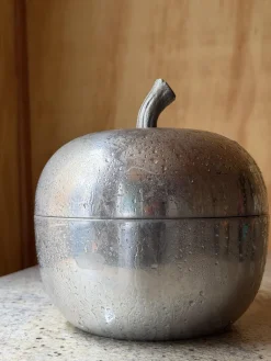 Moderner italienischer Mid-Century Eiskübel aus Aluminium in Apfel-Optik mit strukturiertem Stiel, 1960er