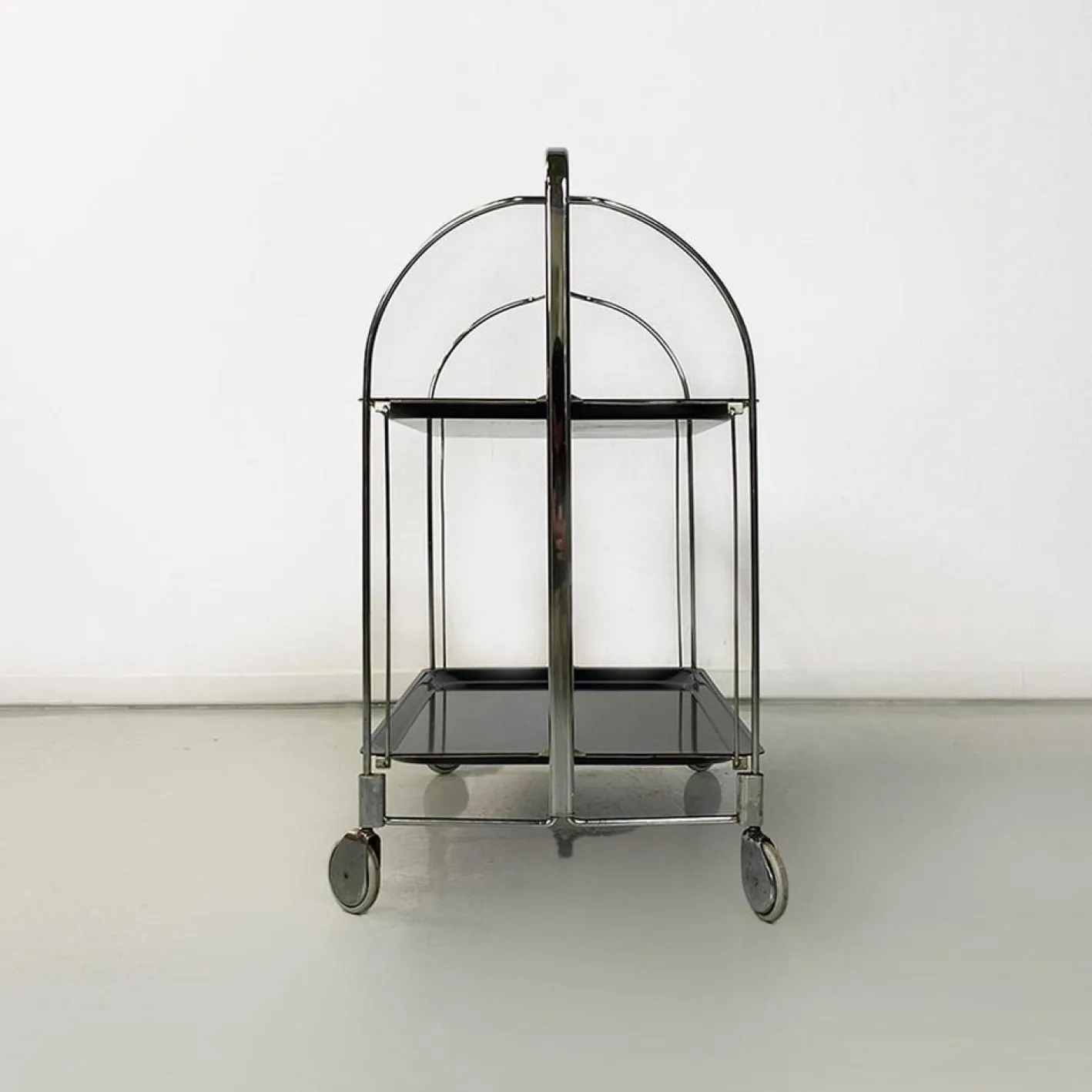 Moderner italienischer Mid-Century Servierwagen aus Metall & schwarzem Kunststoff, 1960er