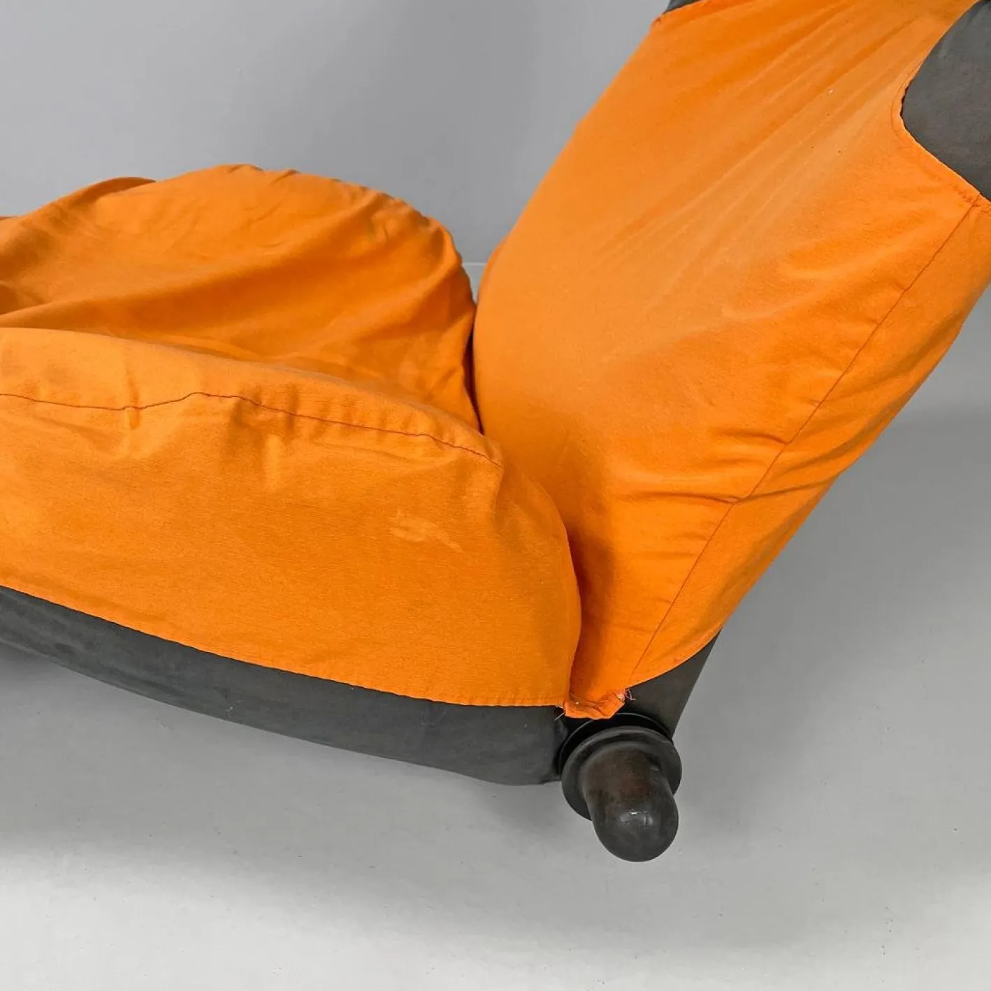 Moderner italienischer Sessel oder Chaiselongue Wink Toshiyuki Kita für Cassina, 1980er Toshiyuki Kita zugeschrieben
