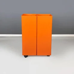 Moderner italienischer Zeichenrollenhalter aus orangem Metallblech von Neolt, 1980er