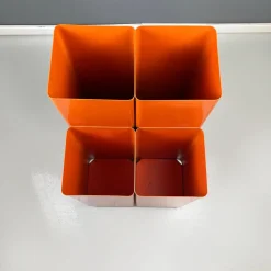 Moderner italienischer Zeichenrollenhalter aus orangem Metallblech von Neolt, 1980er