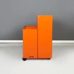 Moderner italienischer Zeichenrollenhalter aus orangem Metallblech von Neolt, 1980er