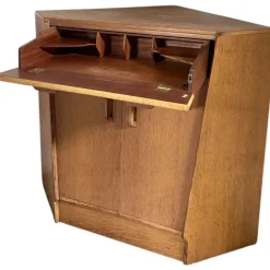 Moderner Mid-Century Eck-Sekretär mit Eichenfurnier von G-Plan, 1950er