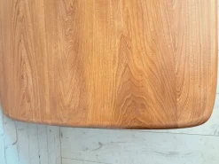 Moderner Mid-Century pandora Couchtisch aus hellem Ulmenholz von Lucian Ercolani für Ercol, 1980er