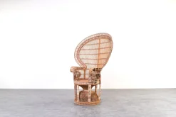 Moderner Mid-Century Peacock Emmanuelle Stuhl aus Korbgeflecht von Kok Maison, 1970er