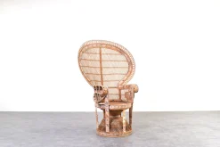 Moderner Mid-Century Peacock Emmanuelle Stuhl aus Korbgeflecht von Kok Maison, 1970er