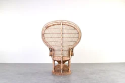 Moderner Mid-Century Peacock Emmanuelle Stuhl aus Korbgeflecht von Kok Maison, 1970er