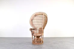 Moderner Mid-Century Peacock Emmanuelle Stuhl aus Korbgeflecht von Kok Maison, 1970er