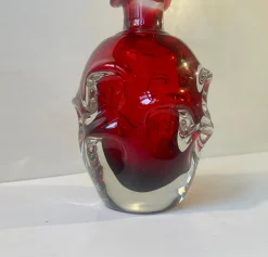 Moderner schwedischer Karaffe in Rubinrot von Bo Borgström für Aseda, 1960er