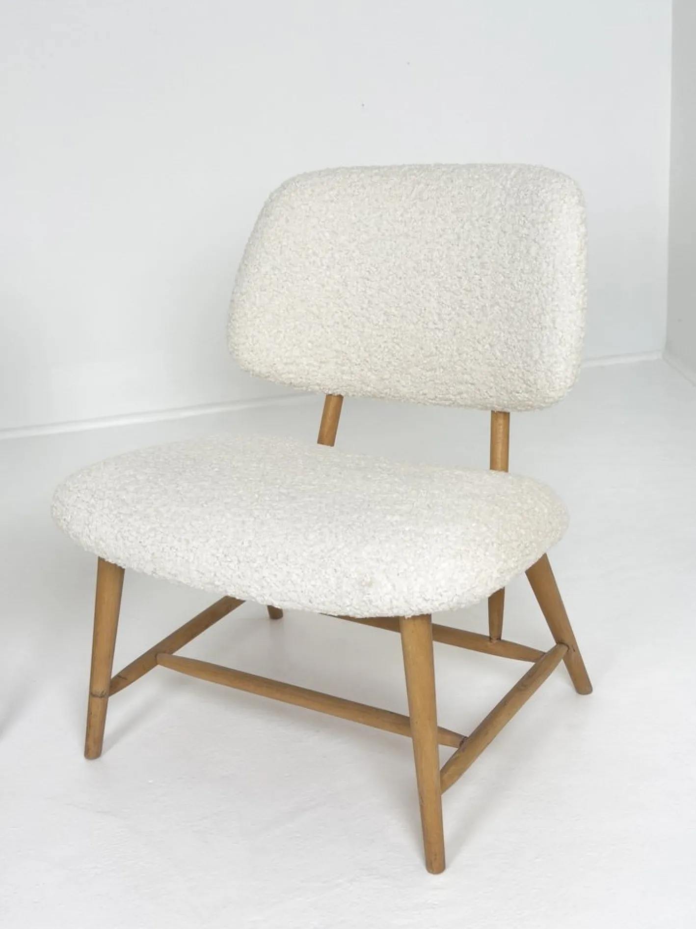 Moderne schwedische Sessel mit elfenbeinfarbenem Bouclé-Bezug von Alf Svensson, 1950, 2er Set