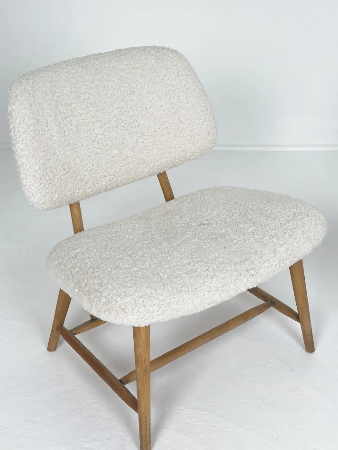 Moderne schwedische Sessel mit elfenbeinfarbenem Bouclé-Bezug von Alf Svensson, 1950, 2er Set