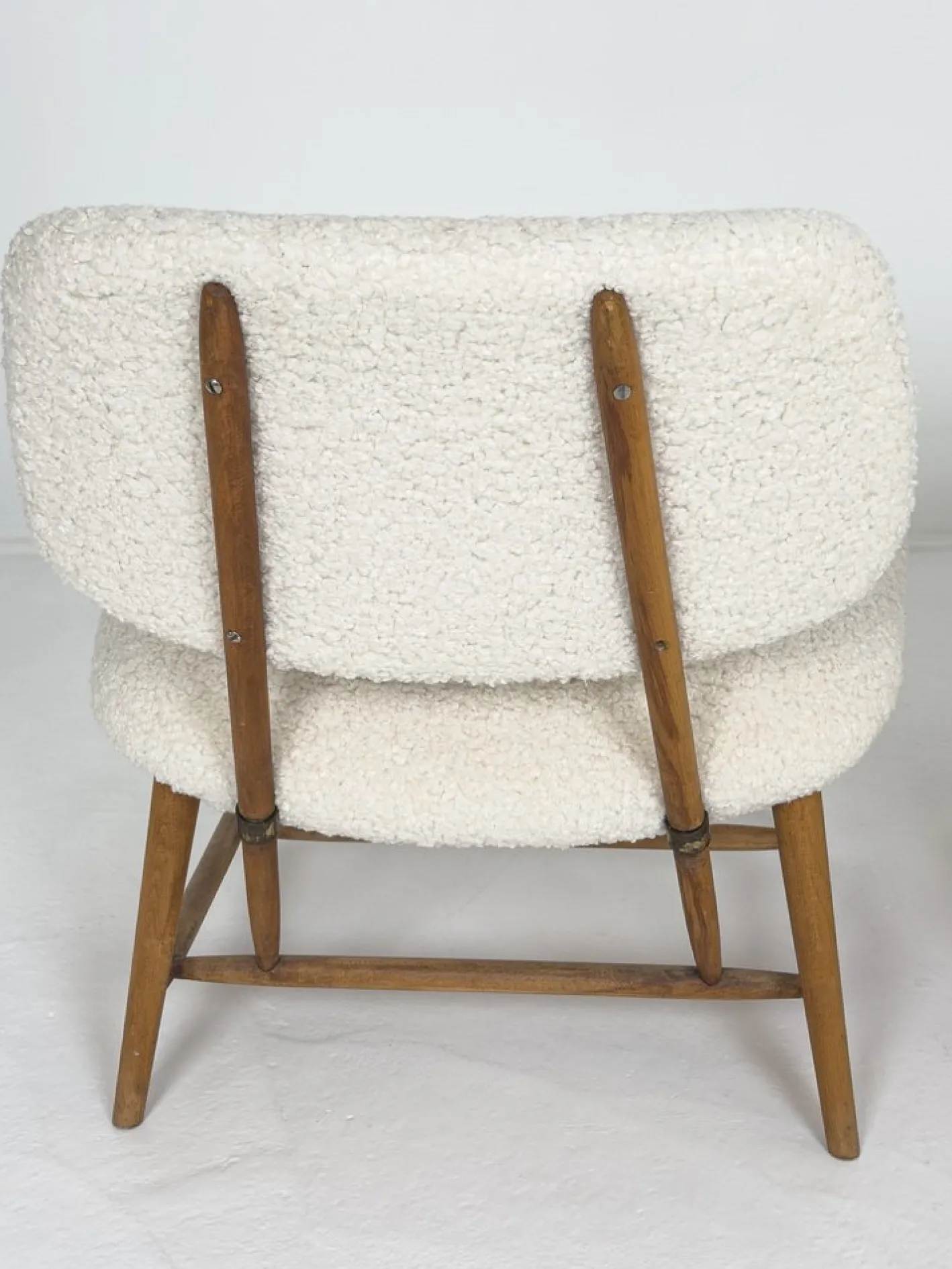 Moderne schwedische Sessel mit elfenbeinfarbenem Bouclé-Bezug von Alf Svensson, 1950, 2er Set