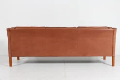 Modernes dänisches Drei-Sitzer Sofa mit patiniertem cognacfarbenem Leder von Stouby, 1980er