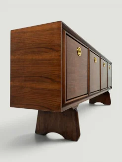Modernes italienisches Mid-Century Sideboard aus Nussholz mit Messingmedaillons von Paolo Buffa, 1950er